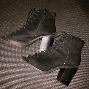 (SOLD) Black booties